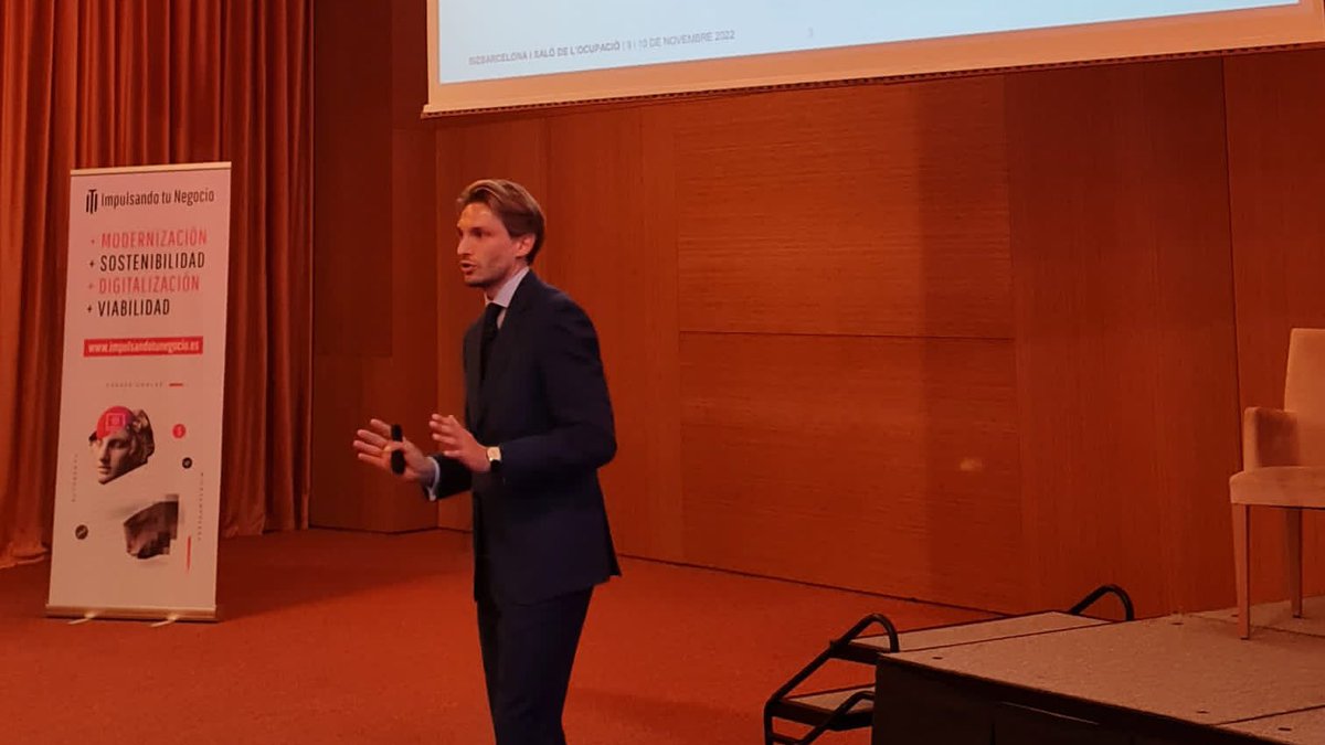 Omar Molina Directo del Área laboral de Durán - Sindeu i secretari juridic CTAC en su intervención en #Impulsandotunegocio #Barcelona hablando del nuevo sistema de cotizaciones