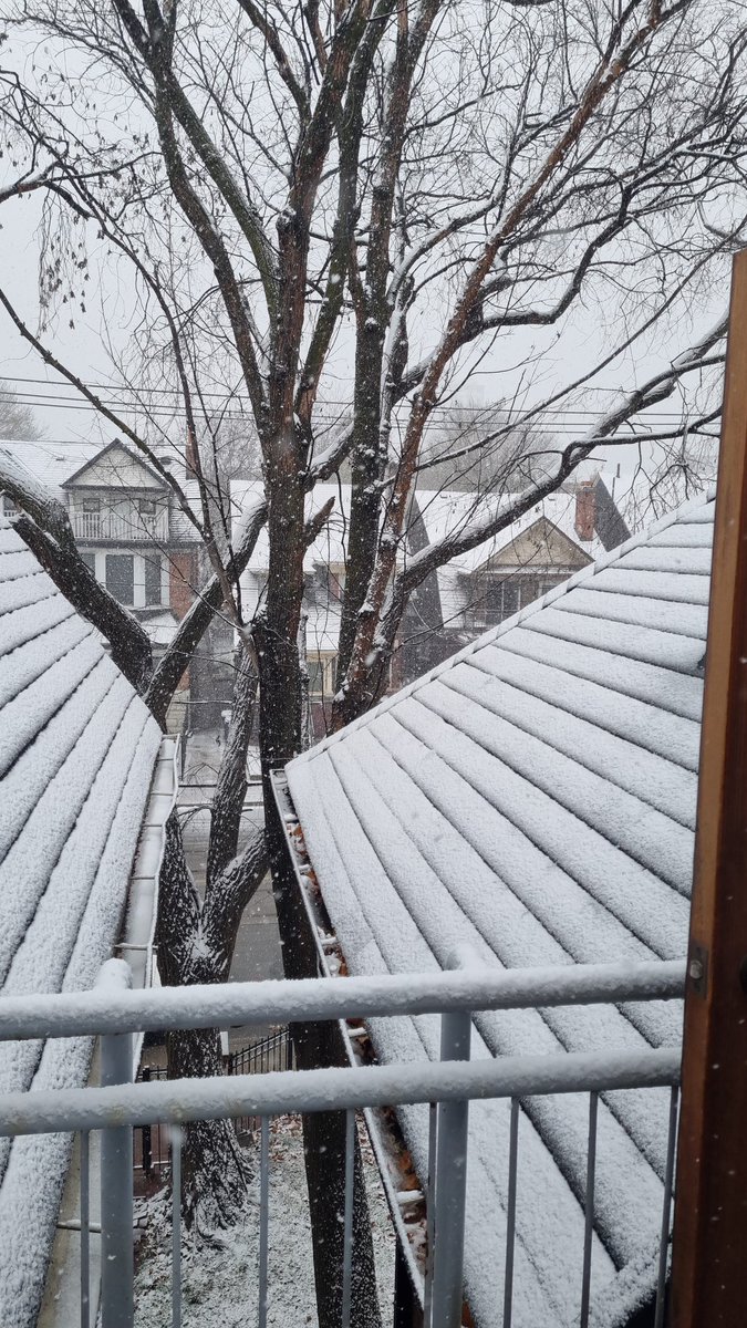 Fab_Trev's tweet photo. @ClassicFM Hey Seb first snowfall of the season here in Toronto, Canada https://t.co/F5CSa6hus7