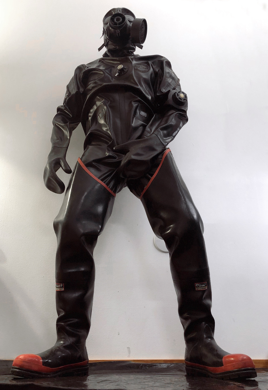 diverpup on Twitter "Drysuit squeeze! https//t.co/nLWdl0iu2g" / Twitter