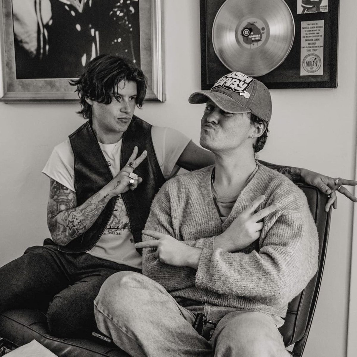 push baby tweet media