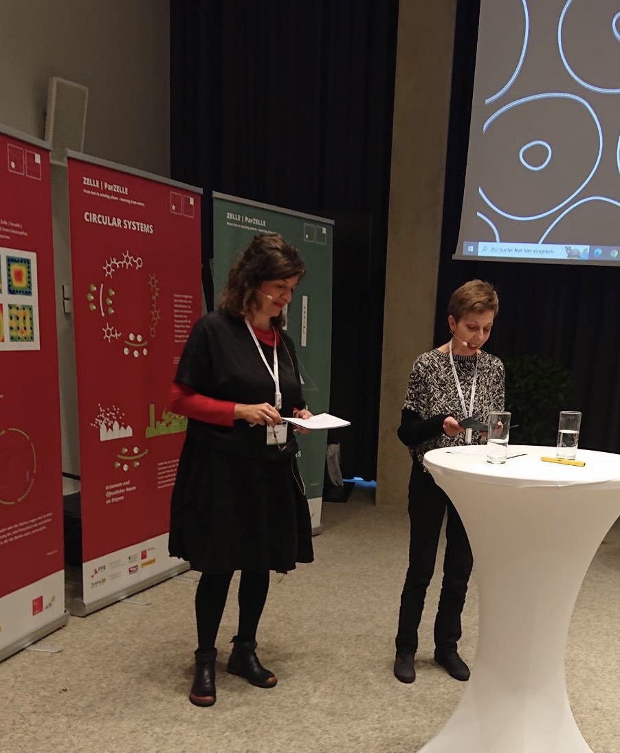 PansingerSanela's tweet photo. @acibGmbH Im Rahmen des World Café Designing The Future of Science &amp; Art wurde unser einjähriges Projekt ZELLE | ParZELLE in Zusammenarbeit mit Dr. Anita Emmerstorfer-Augustin, Prof. Dr. Harald Pichler, Dr. Regina Leber, Dr. Renate Rogi - acib und der TU Graz präsentiert. https://t.co/vcieHcClla