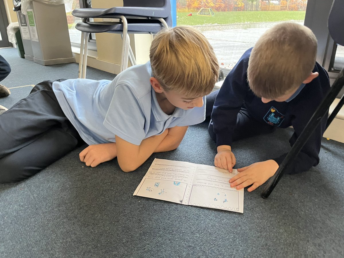 MissCR2411's tweet photo. We had a lovely time with P2d this afternoon - they shared some of their own books that they have been writing in class. P6b were very impressed with their imaginations and how much hard work went into them! Well done P2d! @P2DSPS @SimpsonPrimary @ReadSps #BookWeekScotland https://t.co/nZe7lgtKkk