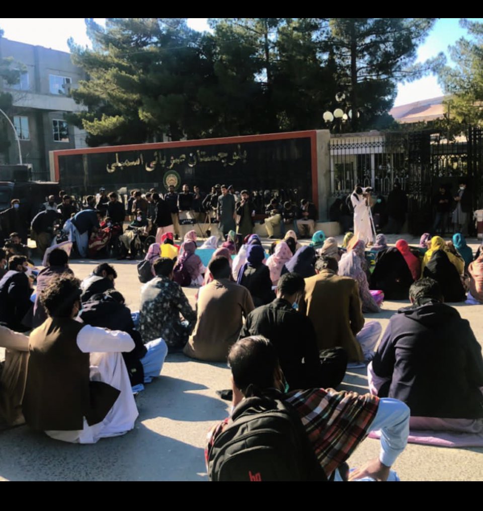 nomandanish709's tweet photo. If the 5 basic demands of the physiotherapists are not fulfilled by the Govt of Balochistan,from 7 months what will this government do to the province?Gob your presence is a shame
@AQuddusBizenjo @sakhtarmengal
@iFarahAzeemShah
#SavePhysiotherapistFuture
#BPAhungerstriketilldeath https://t.co/NkYYK3bT5n