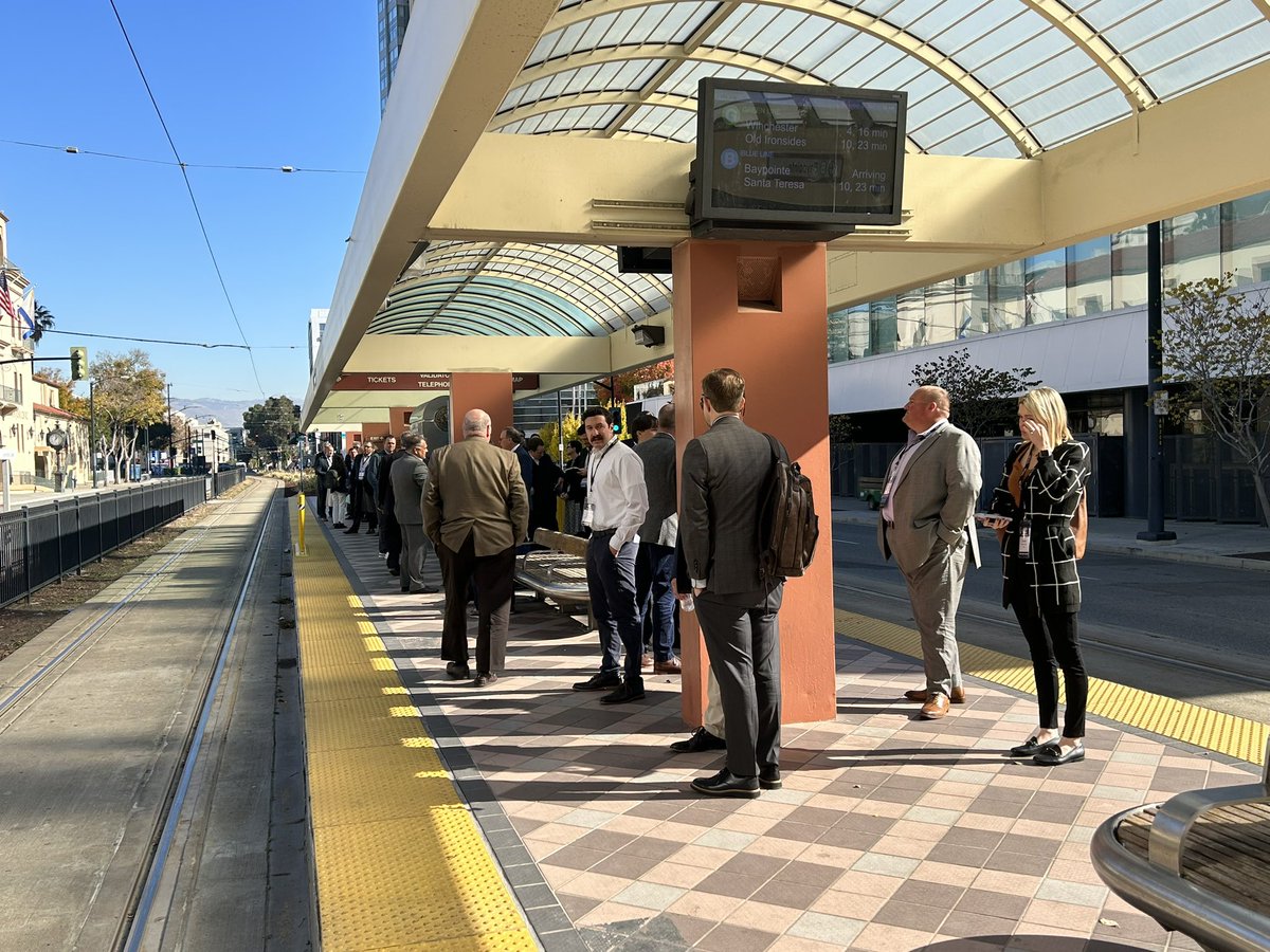 Caltrain's tweet photo. Commuter rail conference attendees are making their way over to San Jose Diridon for a tour of the new EMU. Thanks for the lift, @VTA!
#CRCSummit22 https://t.co/eSbjhwYUD8