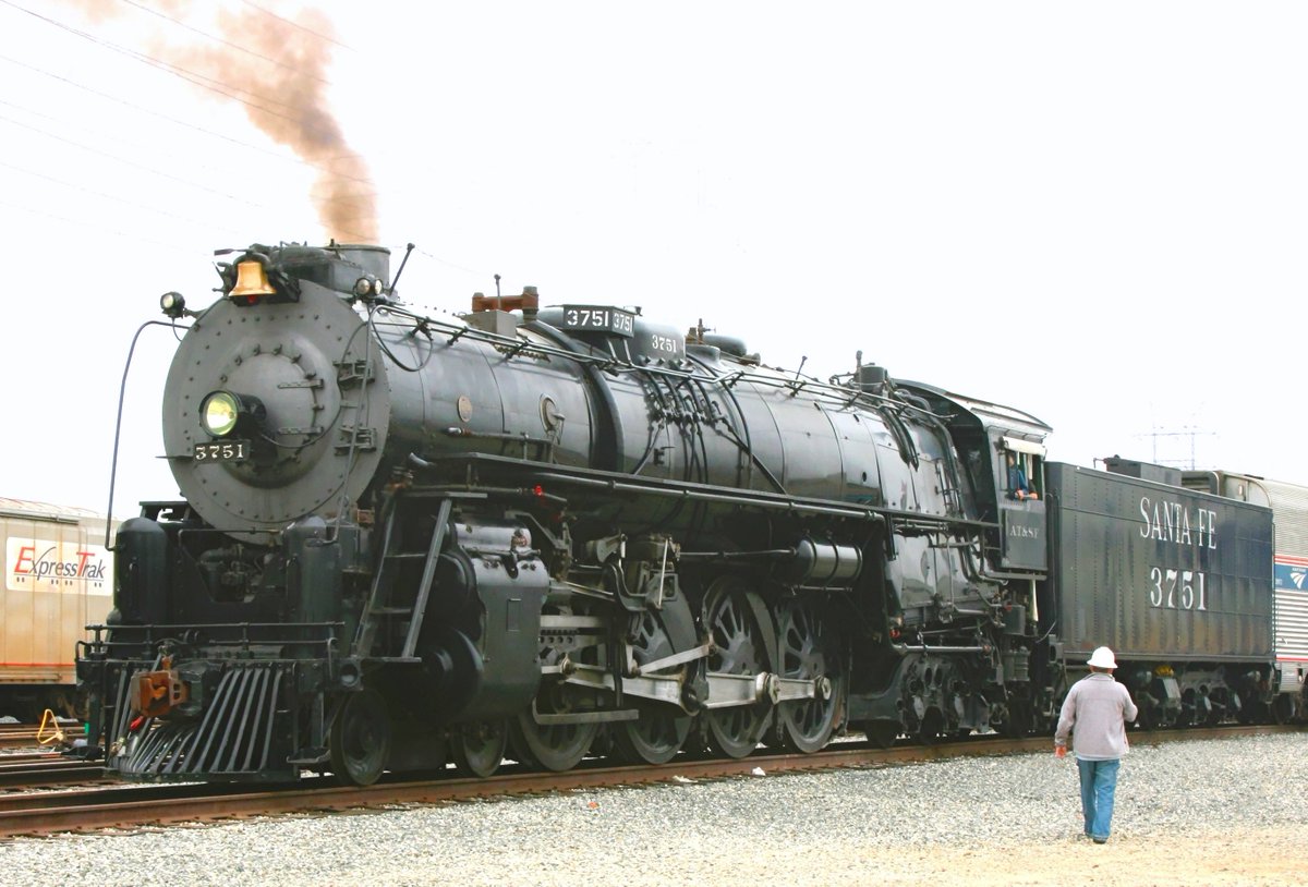 The Roundhouse tweet media