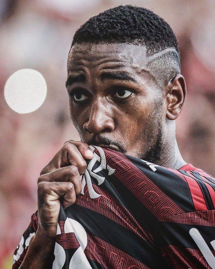 GersonSantos08's tweet photo. Parabéns pelos 127 anos de história, @Flamengo.

Uma honra e orgulho poder ter participado de páginas tão vencedoras dessa trajetória.

#FLA127 https://t.co/0c7EeeEyaC