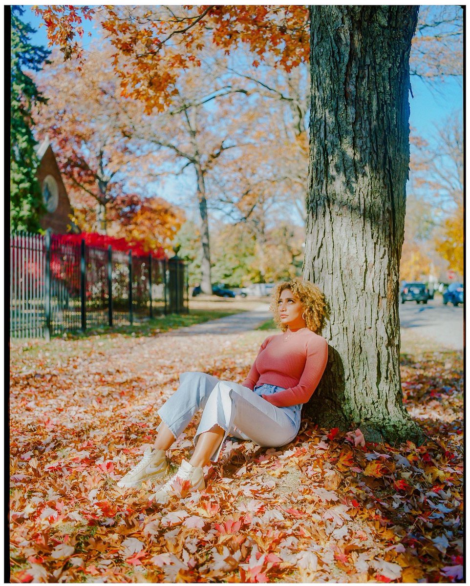 Vuhlandes's tweet photo. Fall in Michigan on medium format film 🎞️ https://t.co/aNmLINfktB