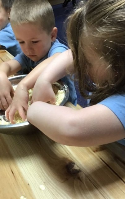 dean_primary's tweet image. Reception have enjoyed being pastry chefs this week as part of their Jobs Topic and @MasterChefUK week in D&amp;amp;T. They all baked 3 jam tarts each, just like the ones Thelma Three took in @ten_town who they learned about in maths. Lots of sticky fun! #mathsweek2022