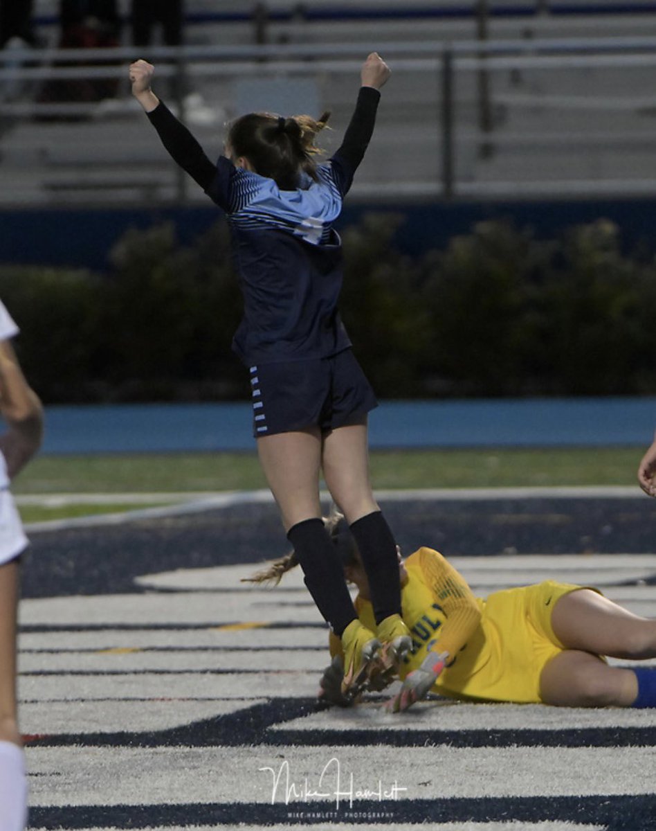 LindsayProbst3's tweet photo. Non-Public A State Champions. The best way to end an unforgettable season💙🦅 @BrandonGouldHS @NJScom https://t.co/eFABSmbkOJ