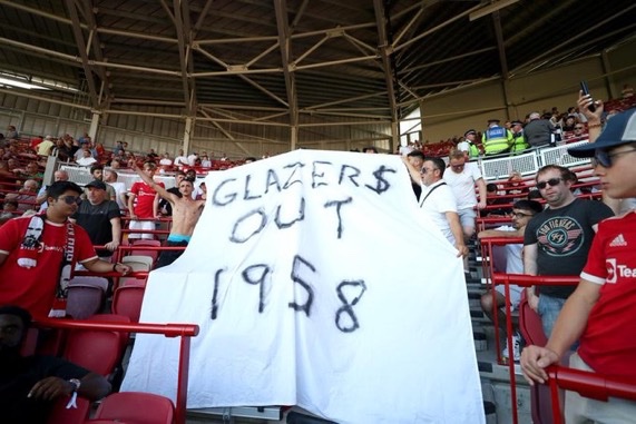 The__1958 tweet picture