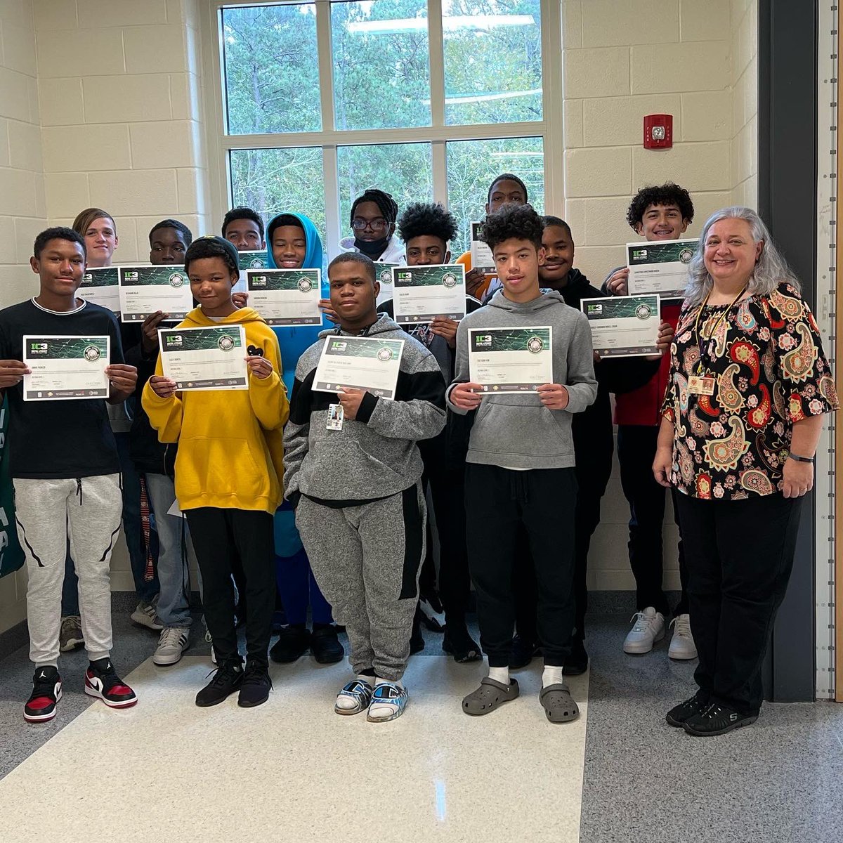 tlwilbur's tweet photo. NEWLY CERTIFIED! 29 Computer Programming 1 students earned IC3 Certification - Level 1 today. @WHS_Redhawks @RichlandTwo @RedhawkJackson1 #RelentlessRedhawks https://t.co/fR6ihHsLF3