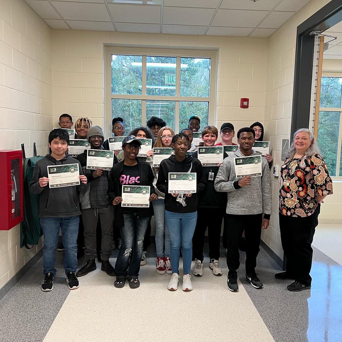 tlwilbur's tweet photo. NEWLY CERTIFIED! 29 Computer Programming 1 students earned IC3 Certification - Level 1 today. @WHS_Redhawks @RichlandTwo @RedhawkJackson1 #RelentlessRedhawks https://t.co/fR6ihHsLF3