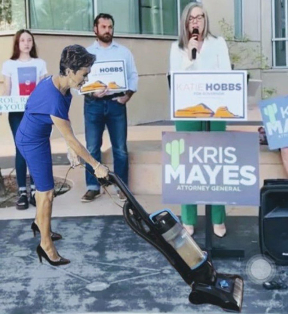 KariPuddles's tweet photo. Already preparing for my new role in the governor’s office: https://t.co/lrAA42nKin