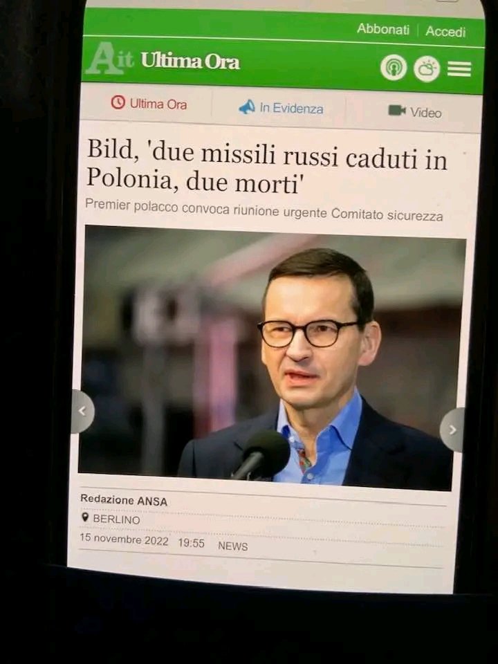 PolinAngela's tweet photo. Signore ferma la mano impazzita dell'uomo 🙏 https://t.co/olPC4ivX70