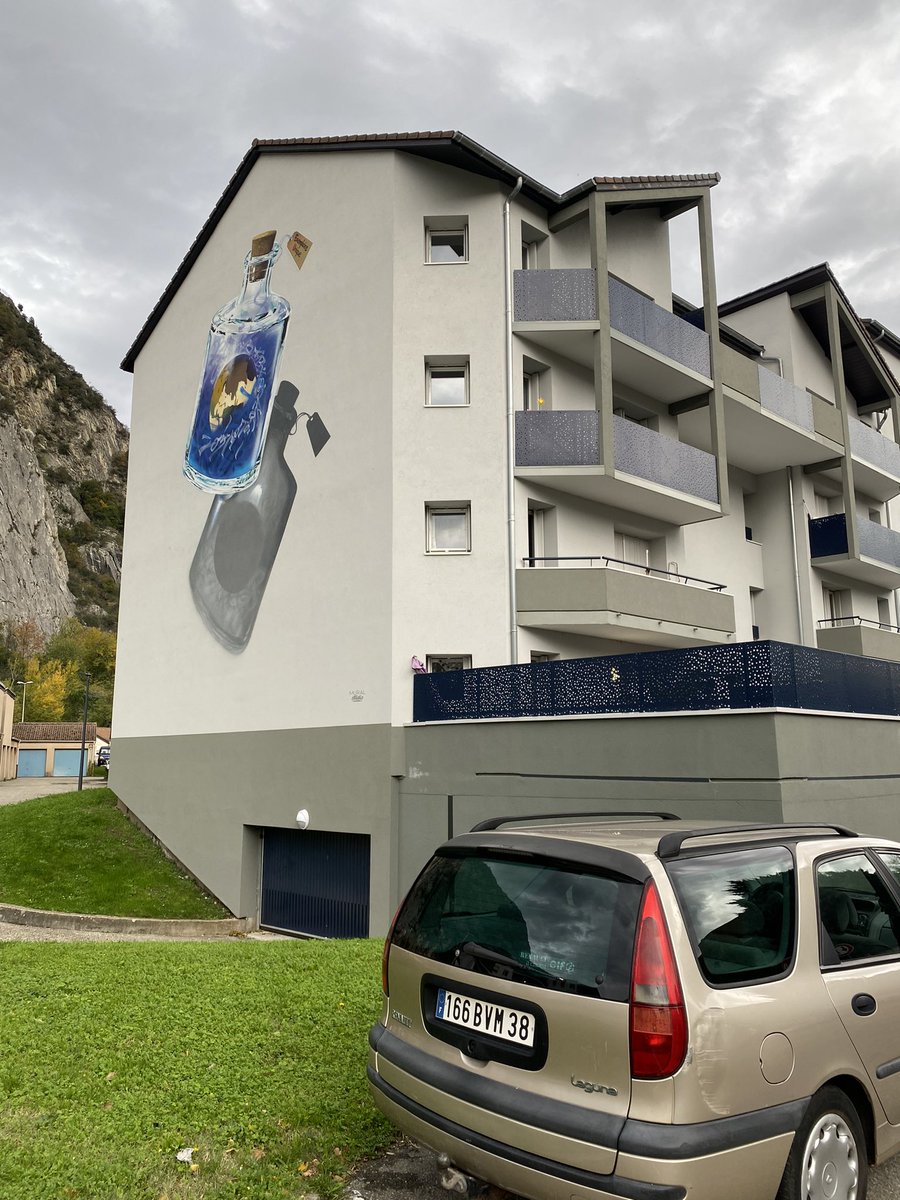 MichelBrun38's tweet photo. Très belle rénovation d’une résidence à @StEgreve. Visite de fin chantier avec M. le Maire @lamadieu  et la 1ère adjointe @FranoiseCHARAV1 et les équipes de @PluralisHabitat. #renovation énergétique et mise en place d’un ascenseur pour une #accessibilité totale des appartements. https://t.co/vmIvnwcJYP