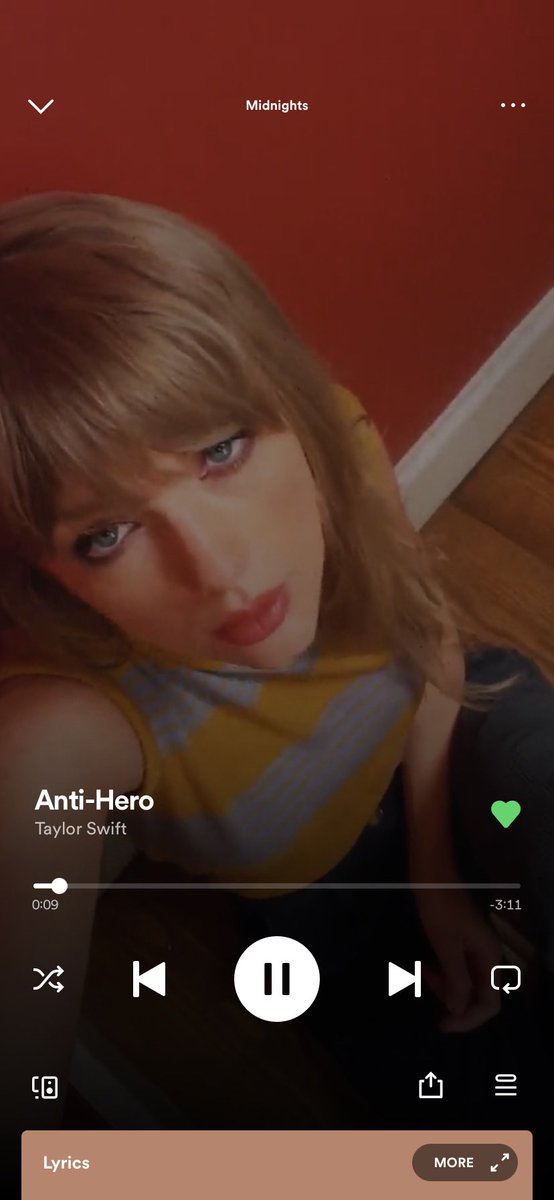 CarlyGoetz_'s tweet photo. Anti -Hero. What does that even mean? Get some new insight on how this music video caused so much chaos on Twitter . New article is out!!! #UTSocialJournalism #mentalhealth #AntiHero #DidYouKnow https://t.co/LG80Lpf0qI