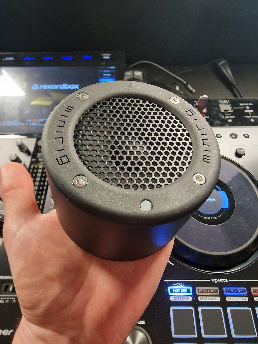 LukePepper's tweet image. I think I may have found my perfect travelling
companion! Loving this speaker from @minirigs - perfect for tours/gig #musicproducer #music
#nightclubbing #djlife #producerlife #nightclub
#clubbing #producer #dj #djing #club #techno #minirigs
#speaker