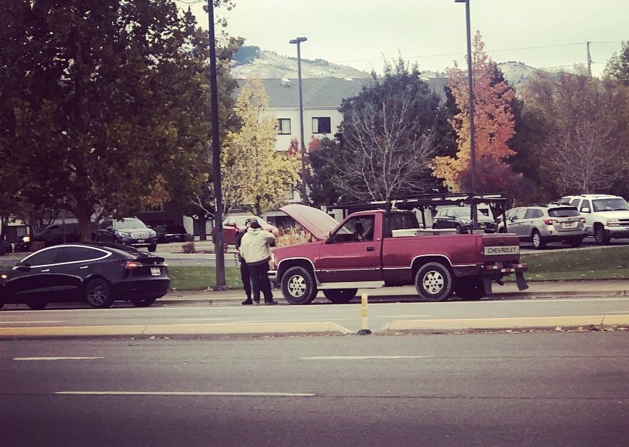 KeepBoiseKind's tweet photo. We love seeing strangers helping strangers. Things happen. Kindness is key.
#keepboisekind #strangershelpingstrangers #bekind #kindnessmatters #boise https://t.co/sSdR9NpDKF
