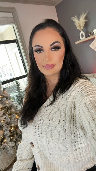 I&rsquo;m live on twitch! Username Sofiryan https://t.co/mQ5RaHFfbW