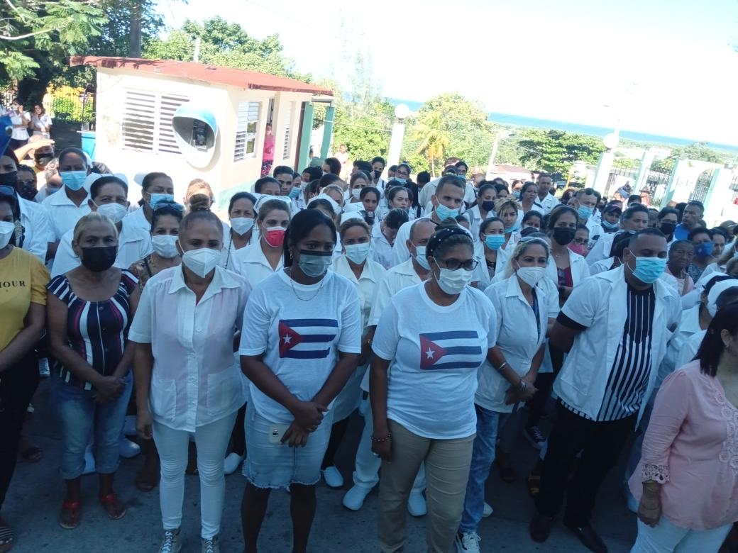 Mariela39199998's tweet photo. Se realiza acto por el inicio de la jornada  de la medicina,en el mismo se reconoce al hospital pediátrico provincial Hermanos Cordové de la ciudad de #Manzanillo con la condición de destacado.
#CubaSalva
#ProvinciaGranma
@CapoNapoles 
@AlexanderSpec18 https://t.co/L39WAwHgeW