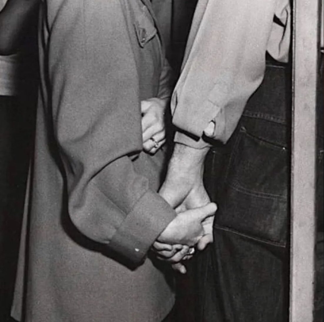 heavenbrat's tweet photo. there’s something insanely intimate about hand holding https://t.co/WheV2XIw0w