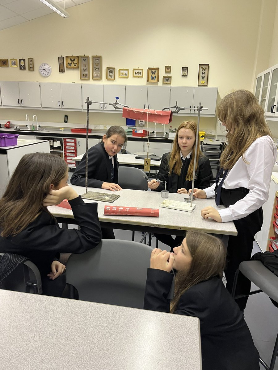 STEMatBHS's tweet photo. Our young STEM-gineers in 1P3 investigating how much mass different shaped beams can hold without breaking 🧐👏🏽 https://t.co/FKaC1peylM