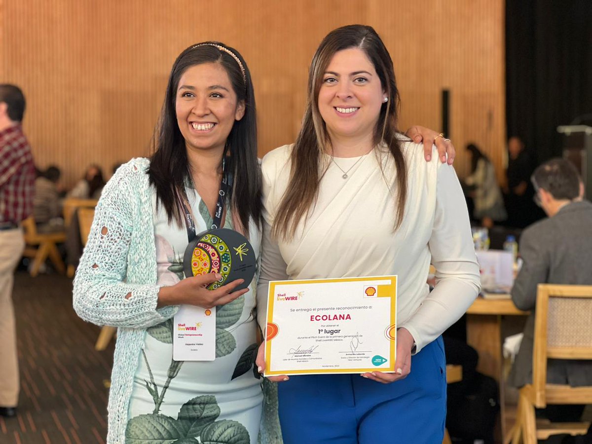 ecolanamx's tweet photo. ¡Les dejamos algunas fotos de este gran evento y experiencia que fue presentar nuestro #pitch de negocio para el programa y concurso de #ShellLiveWire! 
¡Ganamos! @Shell @NewVenturesMX https://t.co/Ri54or0itq