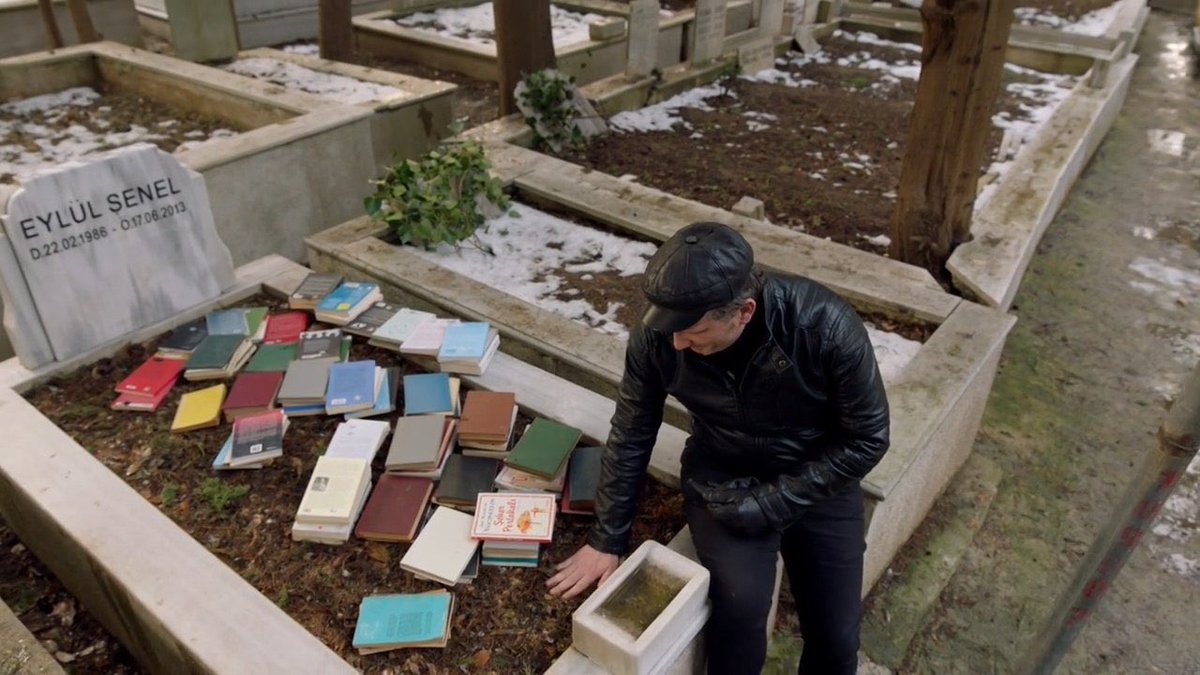 “kimsenin haberi yok her gün sana geldiğimden.” 
#LeylaİleMecnun