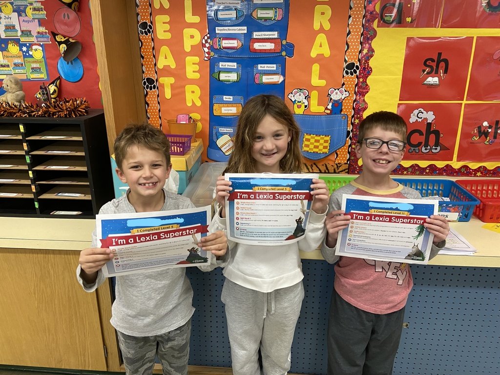HowlandLocal's tweet photo. Just a few of Mrs. Yacovone's Lexia Superstars showing off their latest achievement! Go Tigers! https://t.co/4dlLqr8bna
