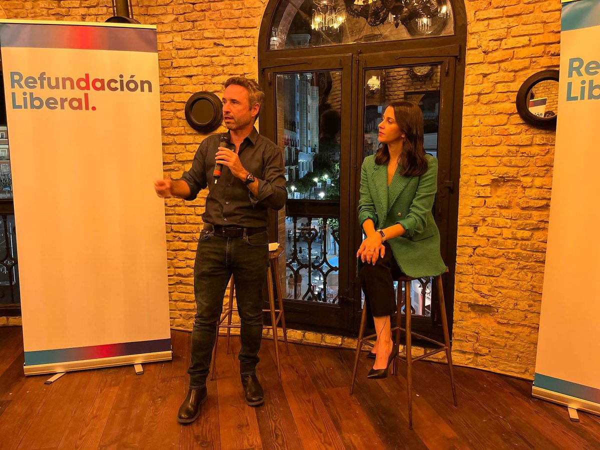 Refundacion_Lib's tweet image. El proyecto liberal es más necesario que nunca y por eso nos estamos dejando la piel. Estamos listos para las elecciones municipales y autonómicas de mayo de 2023.

Así lo han transmitido @InesArrimadas y @GuillermoDiazCs en un encuentro con afiliados en Jerez de la Frontera.