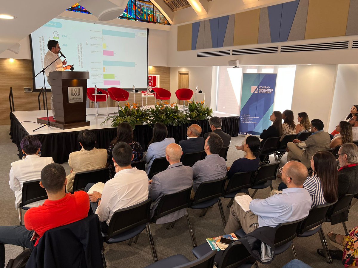 En este espacio acompañaré a Liliana Gómez, CEO de <a href="/greensqa/">GreenSQA</a>, Simón Pérez, líder de innovación de <a href="/Celsia_Energia/">Celsia</a>, y María Fernanda Díaz, de la escuela de turismo de #UAO. Agradezco a <a href="/lauao/">Universidad Autónoma de Occidente</a>, la <a href="/URosario/">URosario</a>, <a href="/ELTIEMPO/">EL TIEMPO</a> y <a href="/kas_colombia/">Fundación Konrad Adenauer - Colombia</a> por su invitación a participar de este evento.