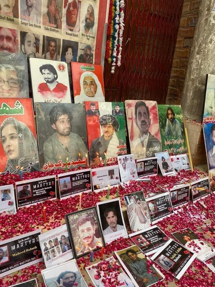 Hk_Sargarahi's tweet photo. گران لالا ملی شہید عثمان لالا 

یوازی دا پشتنو نہ بلکہ دا ہر مظلوم اواز او لیڈر وو۔
نند دا پلوچ وروڑو لہ خپلو شہیدانو سرہ دا ملی شہید گران عثمان لالا عکس ہم لگولی دیی۔
#مجھے_گم_کھاتے_میں_نہ_ڈالو 
#TalibanFM https://t.co/PrSIAJBb7u