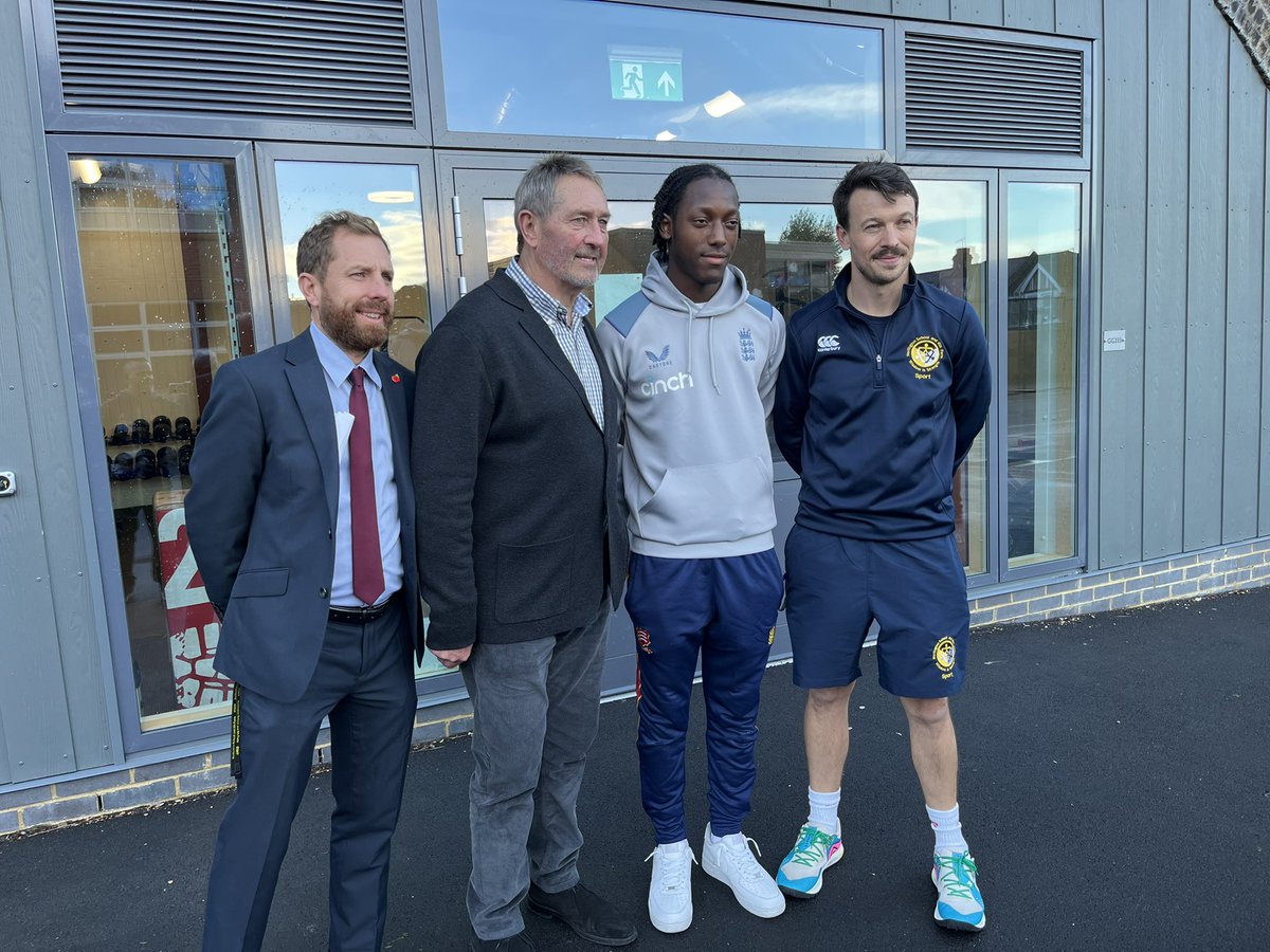 EssexCCB's tweet photo. Former @EssexCricket,  @englandcricket and @NorlingtonSch student Graham Gooch was joined by recent student &amp; current @EssexCricket’s @jamalrichards59 for the opening of the new 333 &amp; 154 Gym rooms as well as officially launching the new @Norlington6form Cricket Academy 🏫🏏 https://t.co/miXwM0xjBU