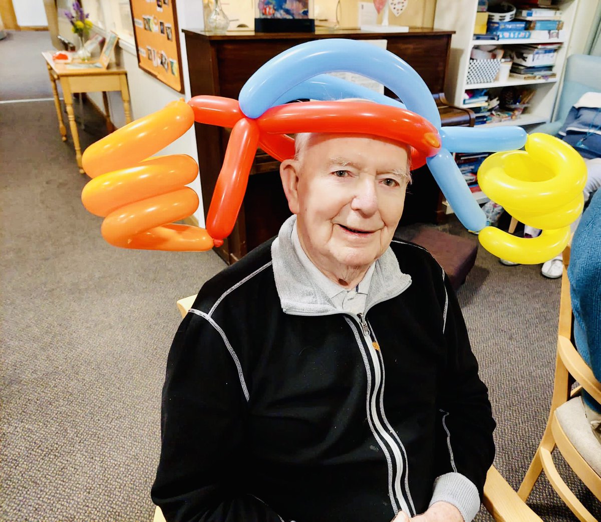 Dawson_Lodge's tweet photo. An afternoon full of laughter and fun with some very creative balloon making πππππ₯° #balloonmaking
#fun #tuesdaymood #wellness @Dawson_Lodge @AnchorJobs @AnchorLaterLife https://t.co/96YCD67lia