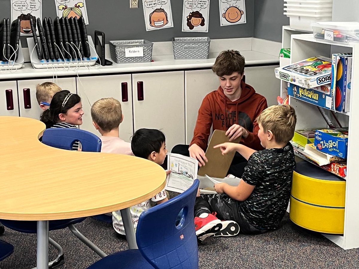 SHSWritingCTR's tweet photo. What a fun day celebrating writing at Harvest Elementary! Thank you, 1st grade friends, for hosting us and for sharing your small moment stories with us. We had a blast! @SalineHS @Emily_Sickler https://t.co/5IvVo1ob1h