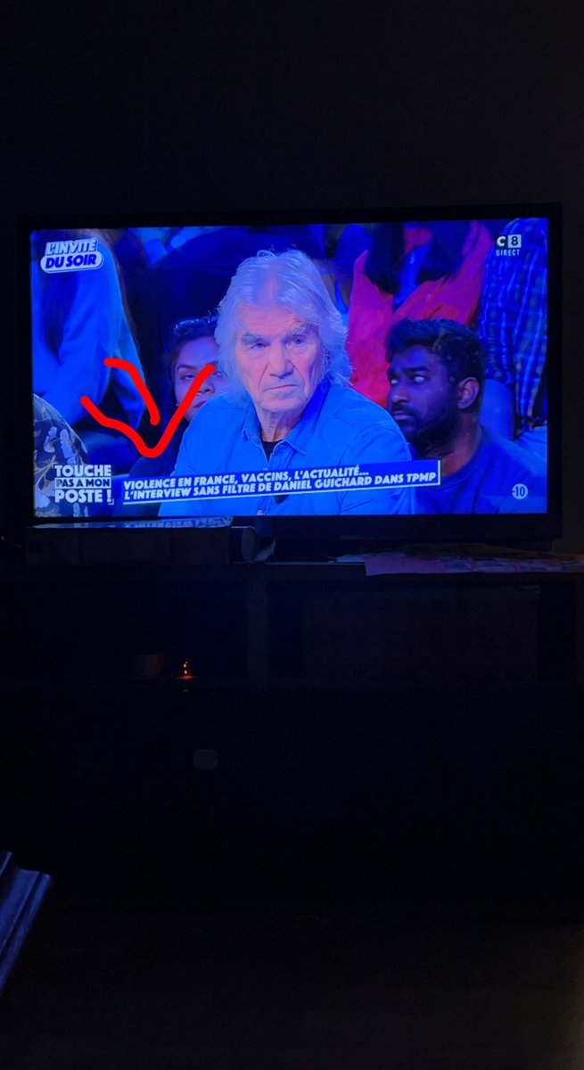 Anselam07's tweet photo. On voit que ce soir ils savaient absolument pas de quoi parler. Ils ont tout mis dans le même titre 😅 https://t.co/3mJOsqRIi1