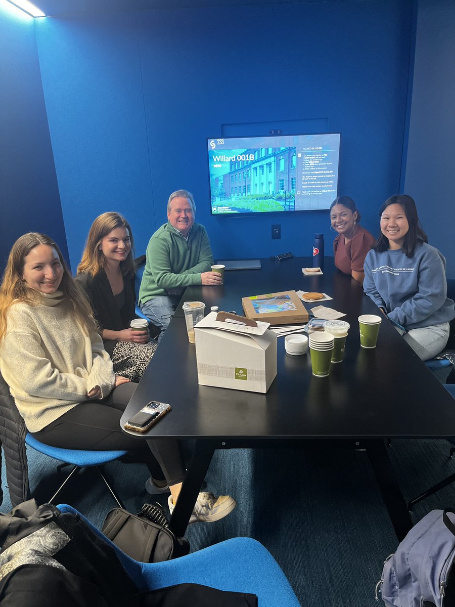 PennStatePRSSA's tweet photo. Patrick Dunne, director of strategic comms at Penn State Abington, met with PRSSA members for coffee and cookies to chat about his career oath, working in journalism and doing PR for non-for-profits and trade associations! @PSUBellisario @PSUabington https://t.co/q0oBwKRHto