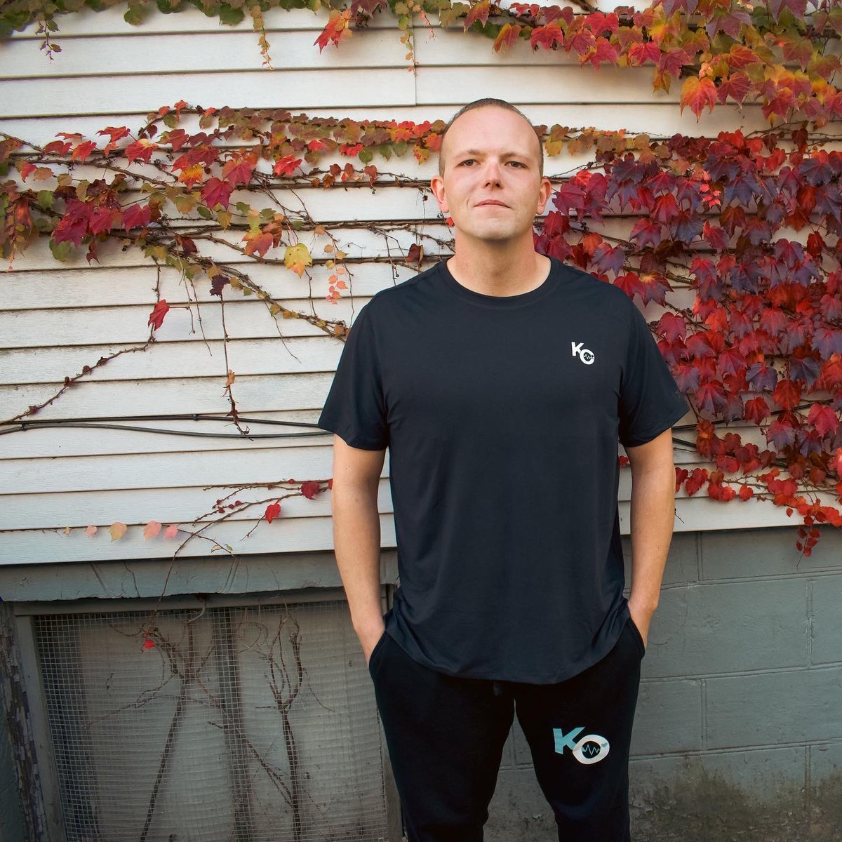 thekocollection's tweet photo. FALL COLLECTION PT2 OUT NOW

Black workout tee and black sweats sizing from small/2XL because I’ll never make clothing that excludes certain body types. 

Link below and help us out and share with a friend! https://t.co/820P9zy6ma
