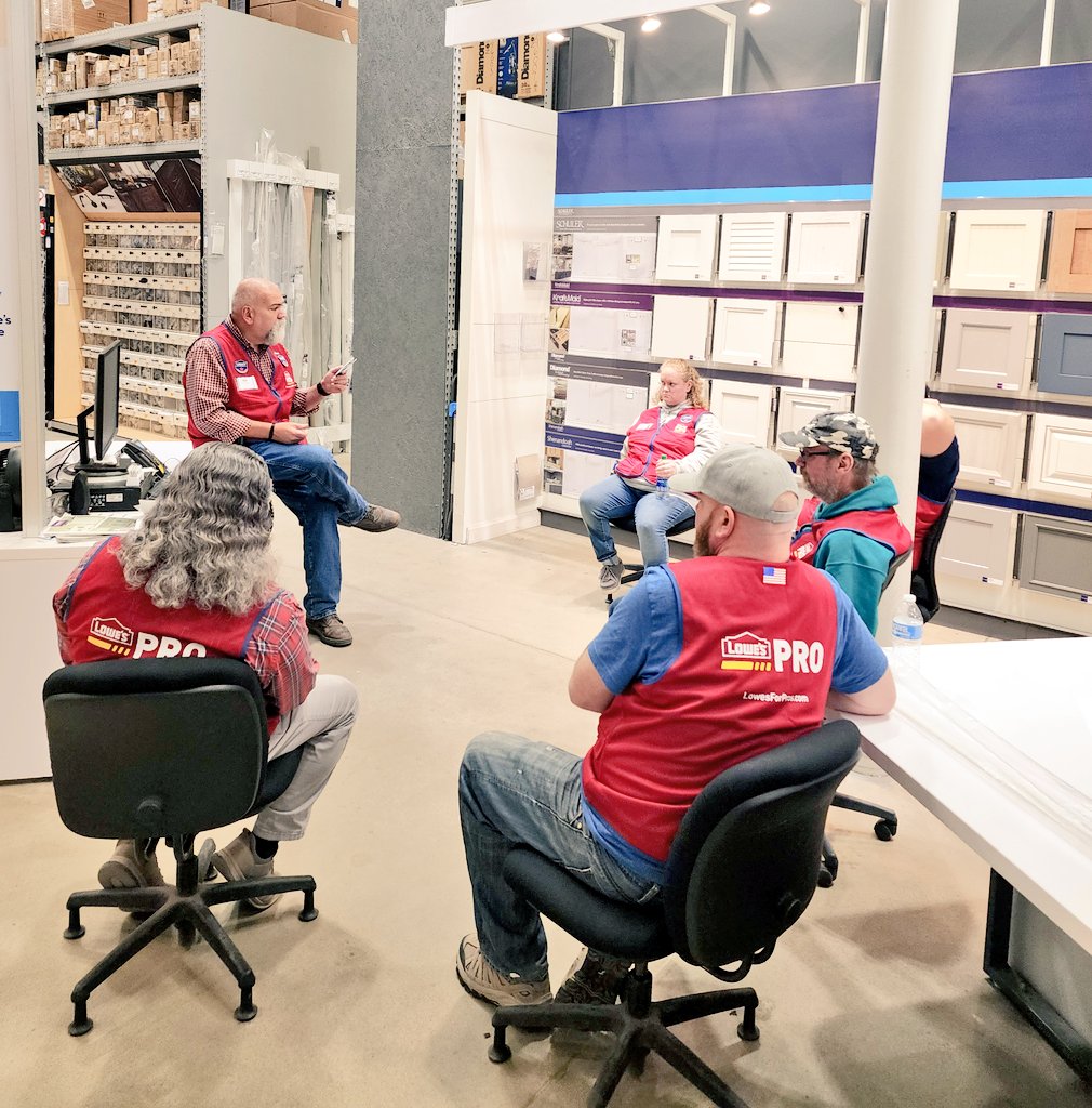 It's Tuesday! Today, in our #ProRally, we talked all about #ProVember and getting ready for our main event this Thursday! We're dialed in and ready to knock it out of the park. Thank you Ray, for co-leading the Rally with me each week, and pouring your passion into your business.