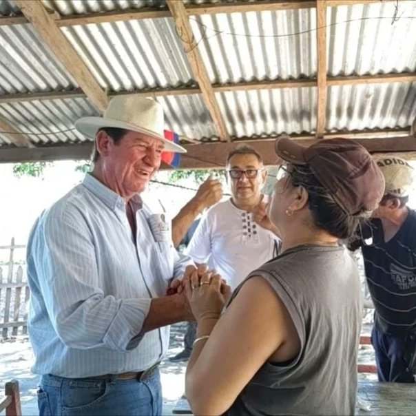 CarlosSilvaPy's tweet photo. Con la fuerza del pueblo vamos a seguir llevando progreso a todos los rincones de nuestro hermoso departamento de Ñeembucú.

Agradezco a todos los correligionarios de las compañías Zanja rugua, Cerro ñu, Tacuruty y Potrero Villalba  por recibirnos con tanto cariño y esperanza. https://t.co/0T8dAucRol