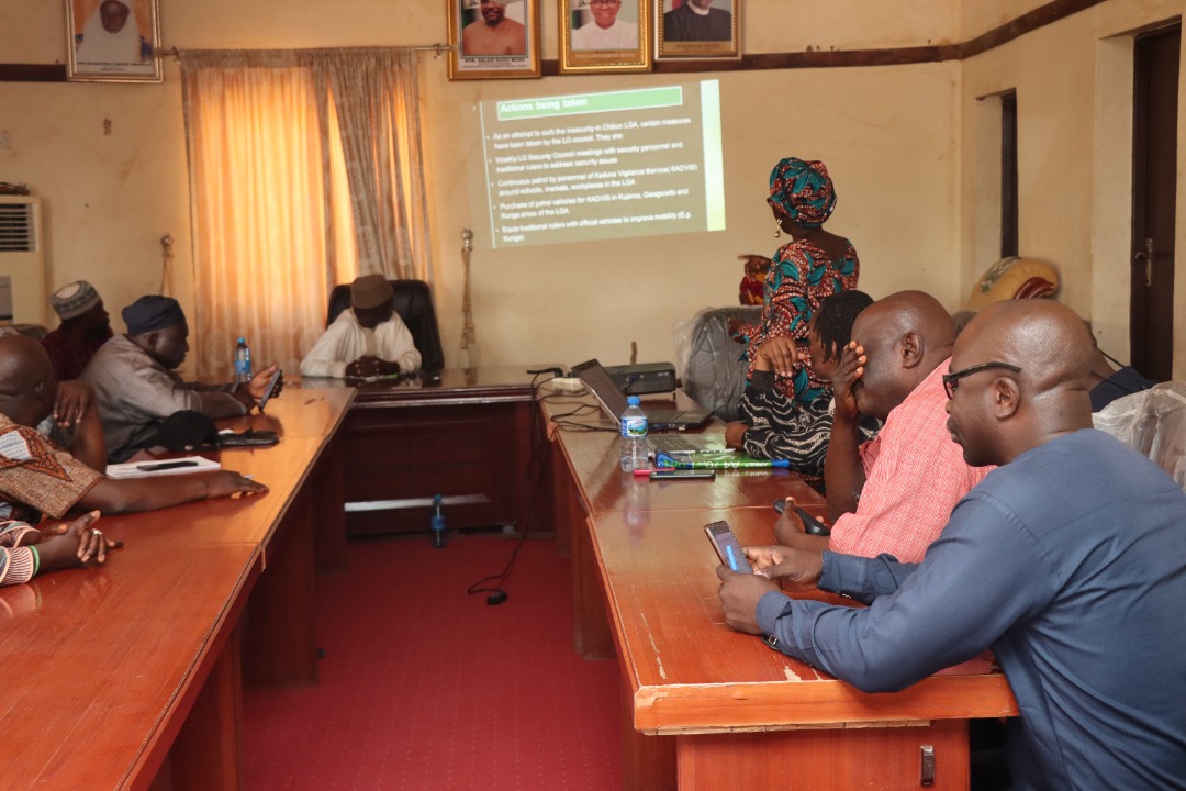 EAI_Nigeria's tweet photo. The speaker endorsed the draft document on behalf of the legislative council and it was signed by the Vice Chairman on behalf of the executive.
#SecuringNigerianCommunities
#SecureNorth
#Peace4arewa https://t.co/nhonrDKJt6