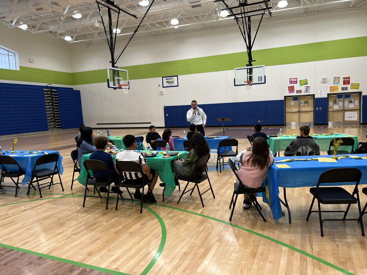 Jennings_Creek's tweet photo. Thanks so much to Justin Brooks @bgkyfire for coming to our leadership luncheon today!  #leaderinme #communityleaders https://t.co/ZEjjcUSCcT