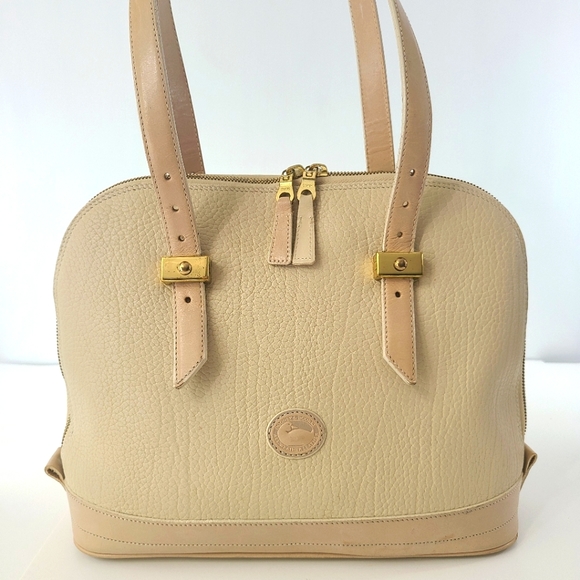 LilysShoes's tweet photo. So good I had to share! Check out all the items I'm loving on @Poshmarkapp #poshmark #fashion #style #shopmycloset #freepeople #dooneybourke #mahiku: https://t.co/bQ9C2qxfgq https://t.co/0yYVZolEb1