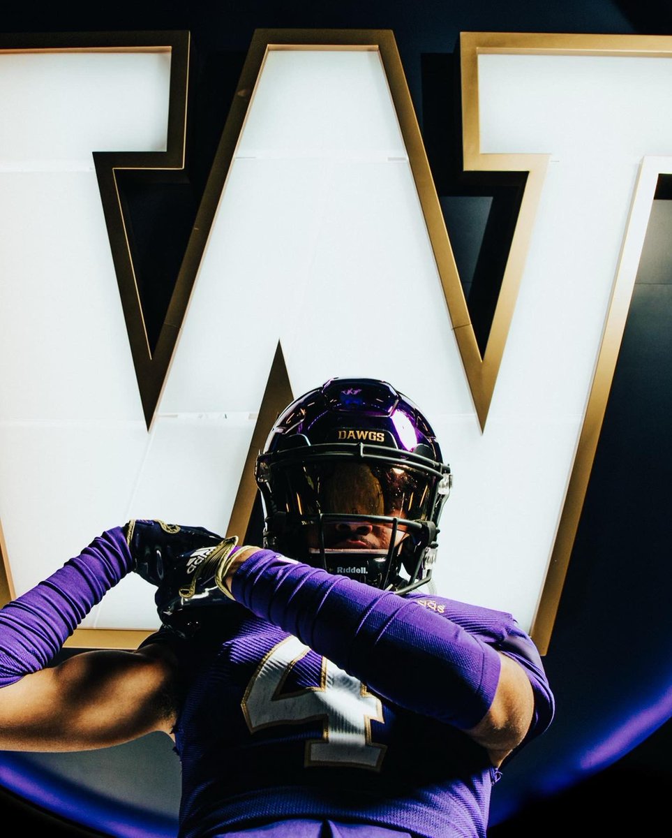aupiu45's tweet photo. Dawg fans how we feeling about this one? #PurpleReign 💜💛 @PlayerProMorgan @JGlenn_UW @CoachMorrell3 @KalenDeBoer https://t.co/umnZHzKzeh