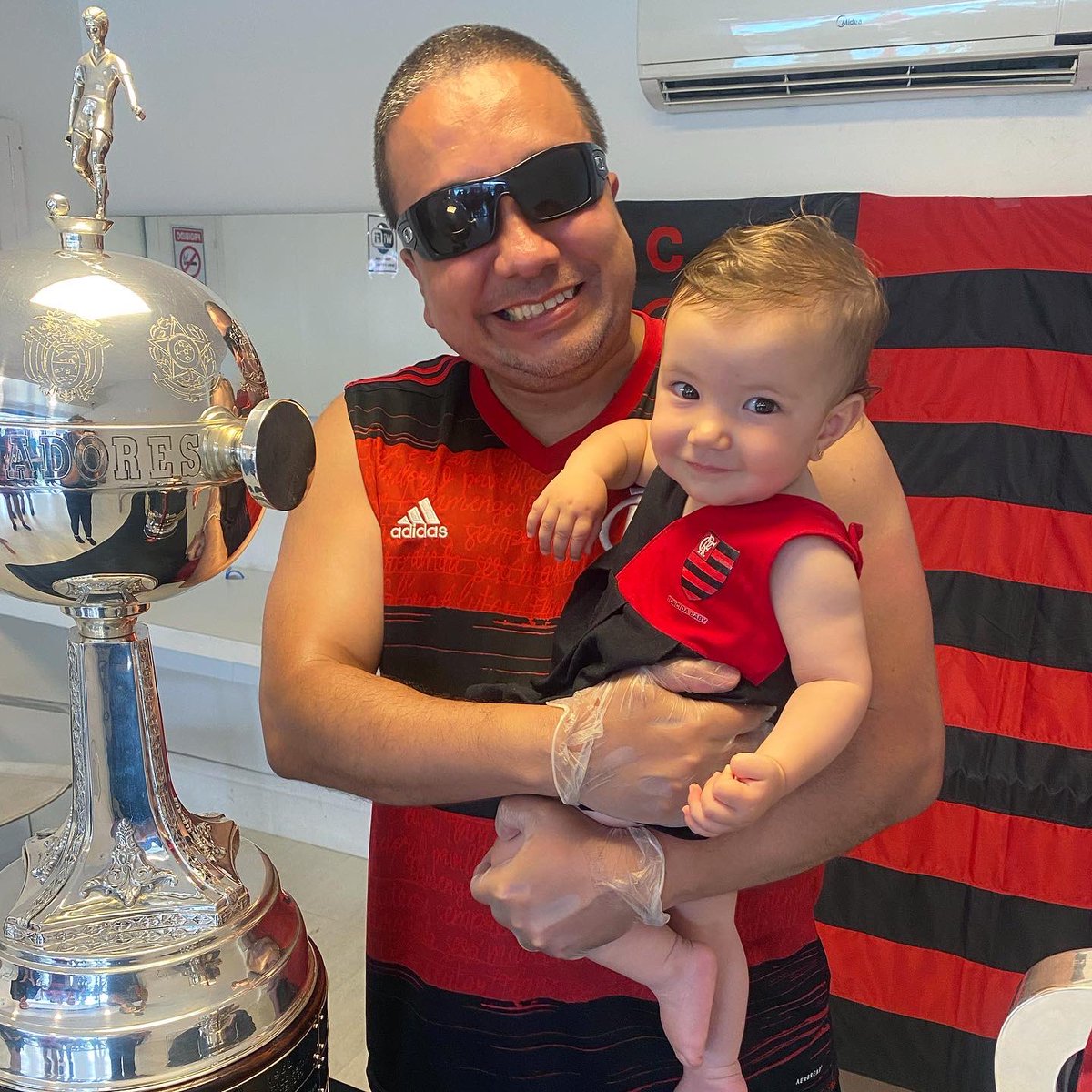 #🏆 Parabéns @Flamengo pelo seu aniversário e obrigado por todos os momentos inesquecíveis na arquibancada e no campo. 

#fla127anos #Fl4m3ngo #tetradacopadobrasil #tridalibertadores #copadobrasil #maiordomundo #flamengo #clubederegatasdoflamengo #libertadores #fla127🎂👏❤️🖤