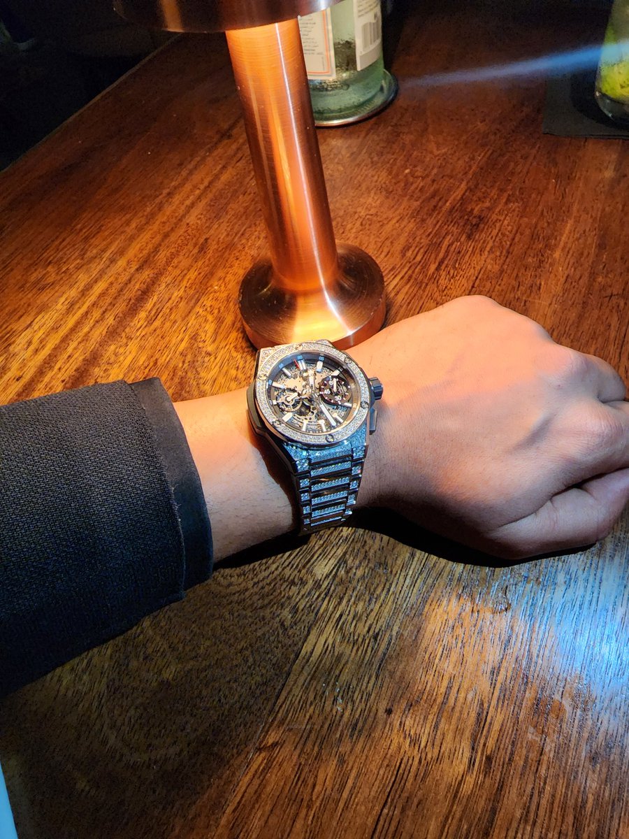 bull_bnb's tweet photo. One of my fav watches. Someone won in @projectquint lucky draw and I bought from the winner.  
#Hublotambassador https://t.co/6aQbmlXKKc