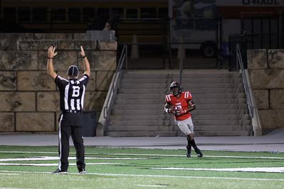 Tianmurray0's tweet photo. Closing out the season with a #TD!!!
#touchdown #vrhs #txhsfb https://t.co/TsiuDmdfB1