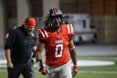Tianmurray0's tweet photo. Closing out the season with a #TD!!!
#touchdown #vrhs #txhsfb https://t.co/TsiuDmdfB1