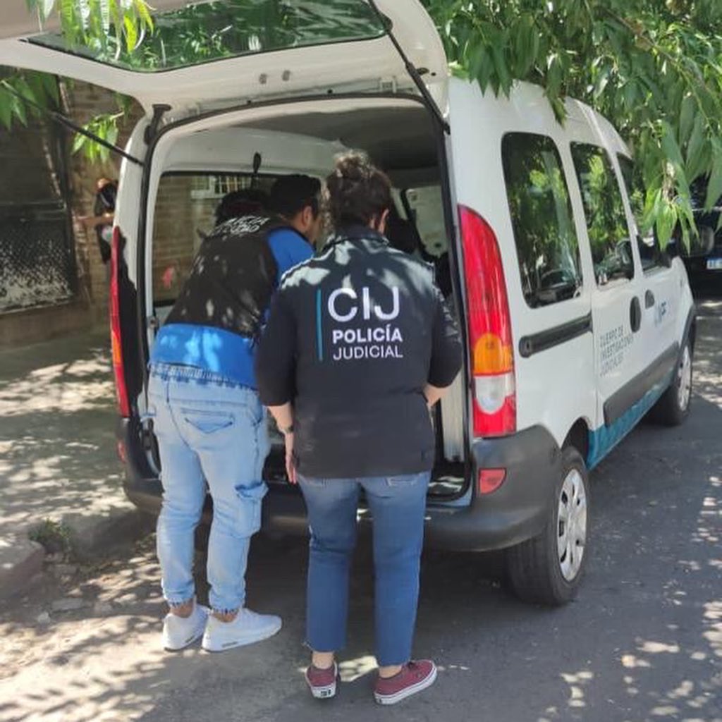 MPFCABA's tweet photo. Con la coordinación de la (UFEDyCI), a cargo de la Dra. @danydupuyok, se originó la operación “Red Federal en Alerta”, en la que se investiga a usuarios radicados en la Argentina, que utilizaron plataformas P2P para traficar material de abuso sexual infantil. https://t.co/Z6Kylj7DG5