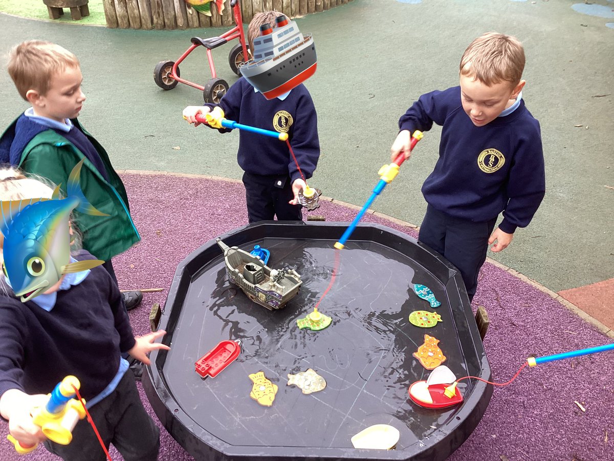 MrHardstaff's tweet photo. This week, we are celebrating #worldnurseryrhymeweek. Yesterday was ‘The big ship sails’ which we sang and made potato-print boats for. Today was ‘12345’ which meant more singing and potato-print fish. We also acted out both in our tuff trays. @bastonceprimary #eyfs #moonbug https://t.co/vES55Zi6K0